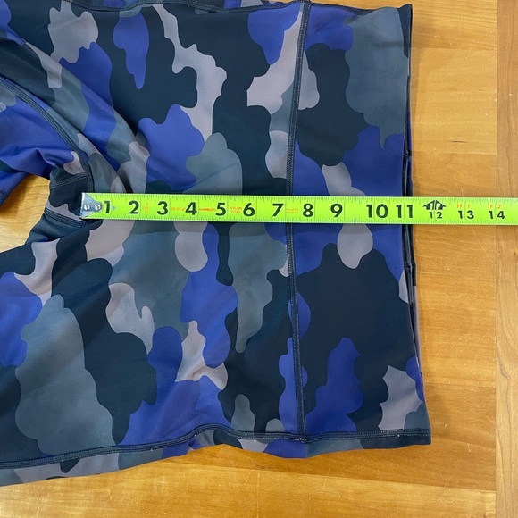 Athleta Ultimate Stash Printed 7/8 Tight large - Picture 11 of 14